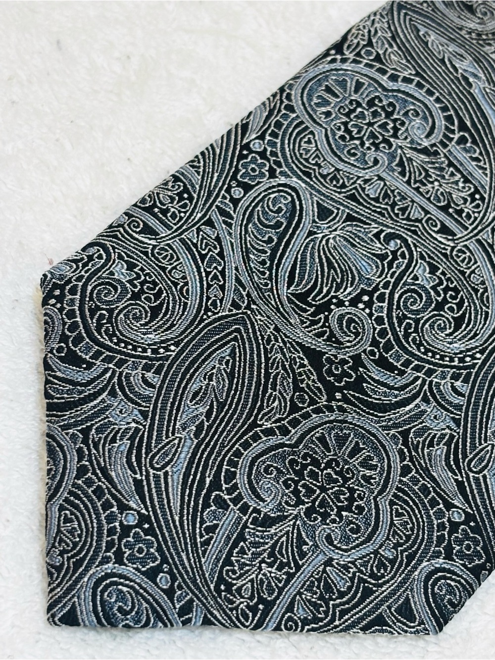 Brand New Stylish Tie By Paul Malone / Palm Beach